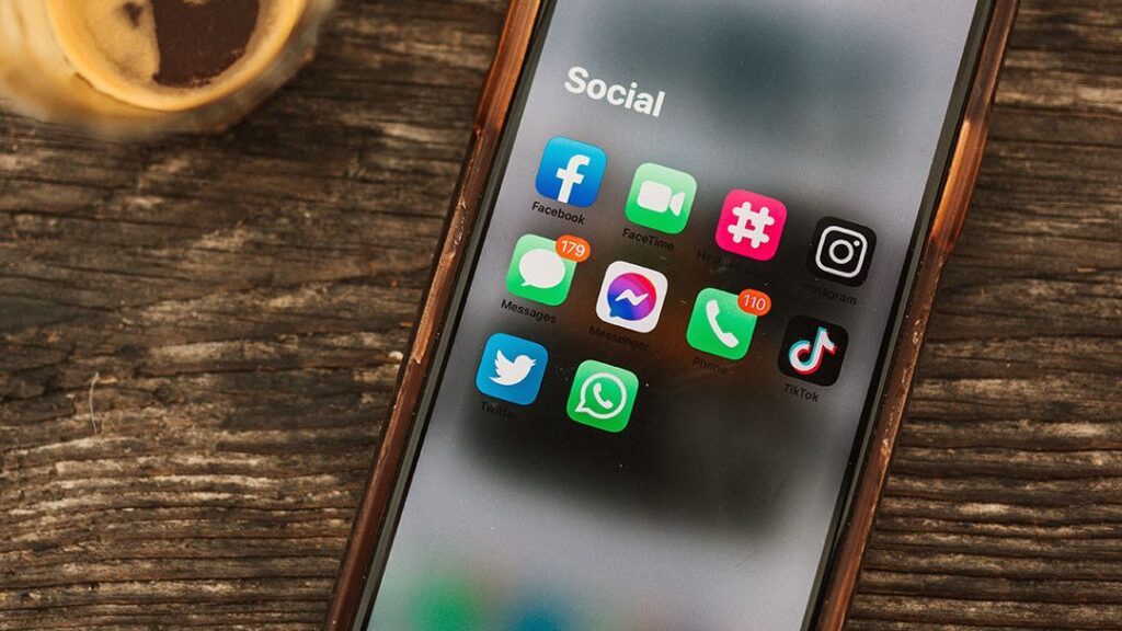 Redes sociales y oposiciones